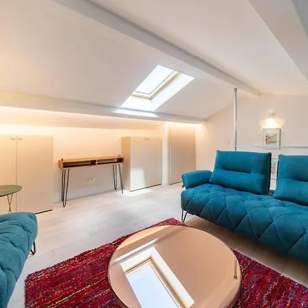 Wdf Duplex 2 Bedrooms Ideally Located ! 公寓