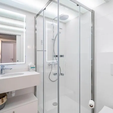公寓 Wdf Duplex 2 Bedrooms Ideally Located ! *