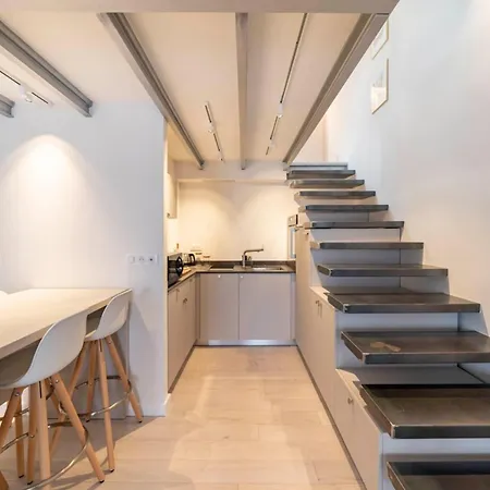 Wdf Duplex 2 Bedrooms Ideally Located ! 戛纳